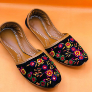 Rangrez – Black Embroidered Khussa